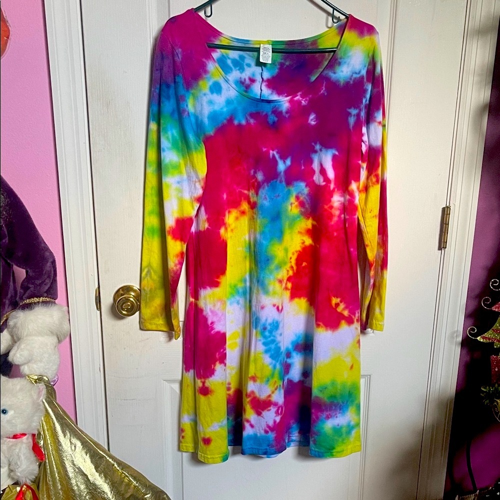 Colorful Tie-Dye Midi Dress